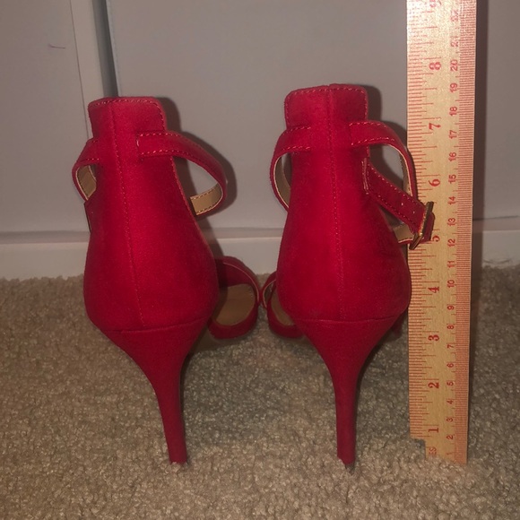 Red stilettos - Picture 4 of 6